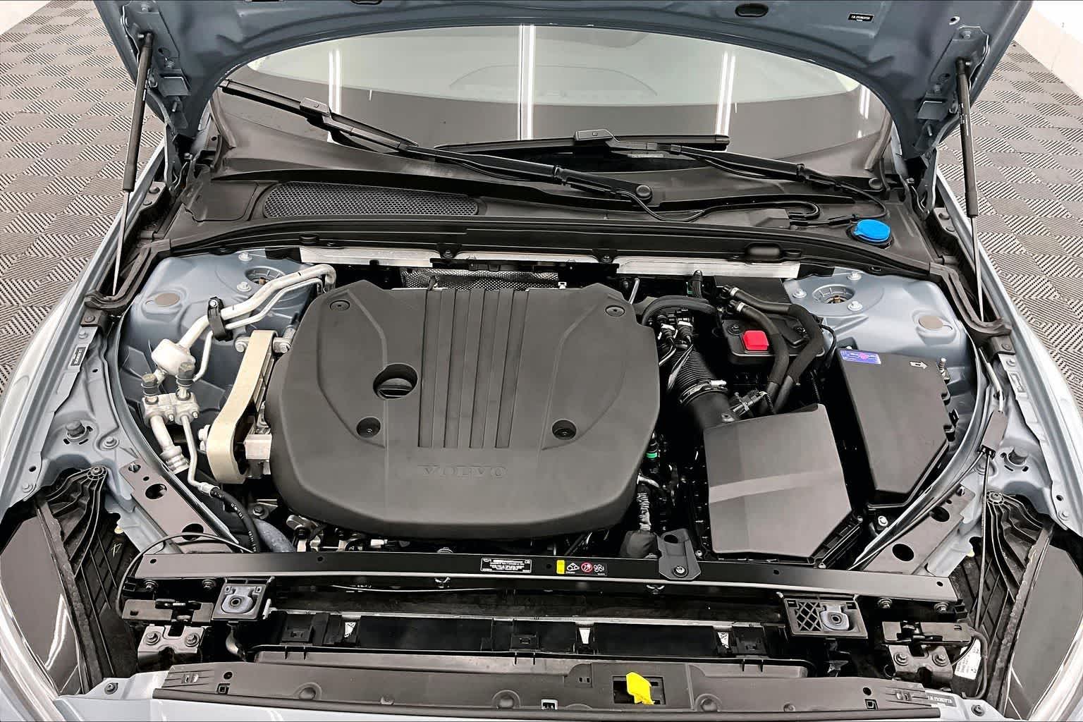 2024 Volvo S60 Core Dark Theme