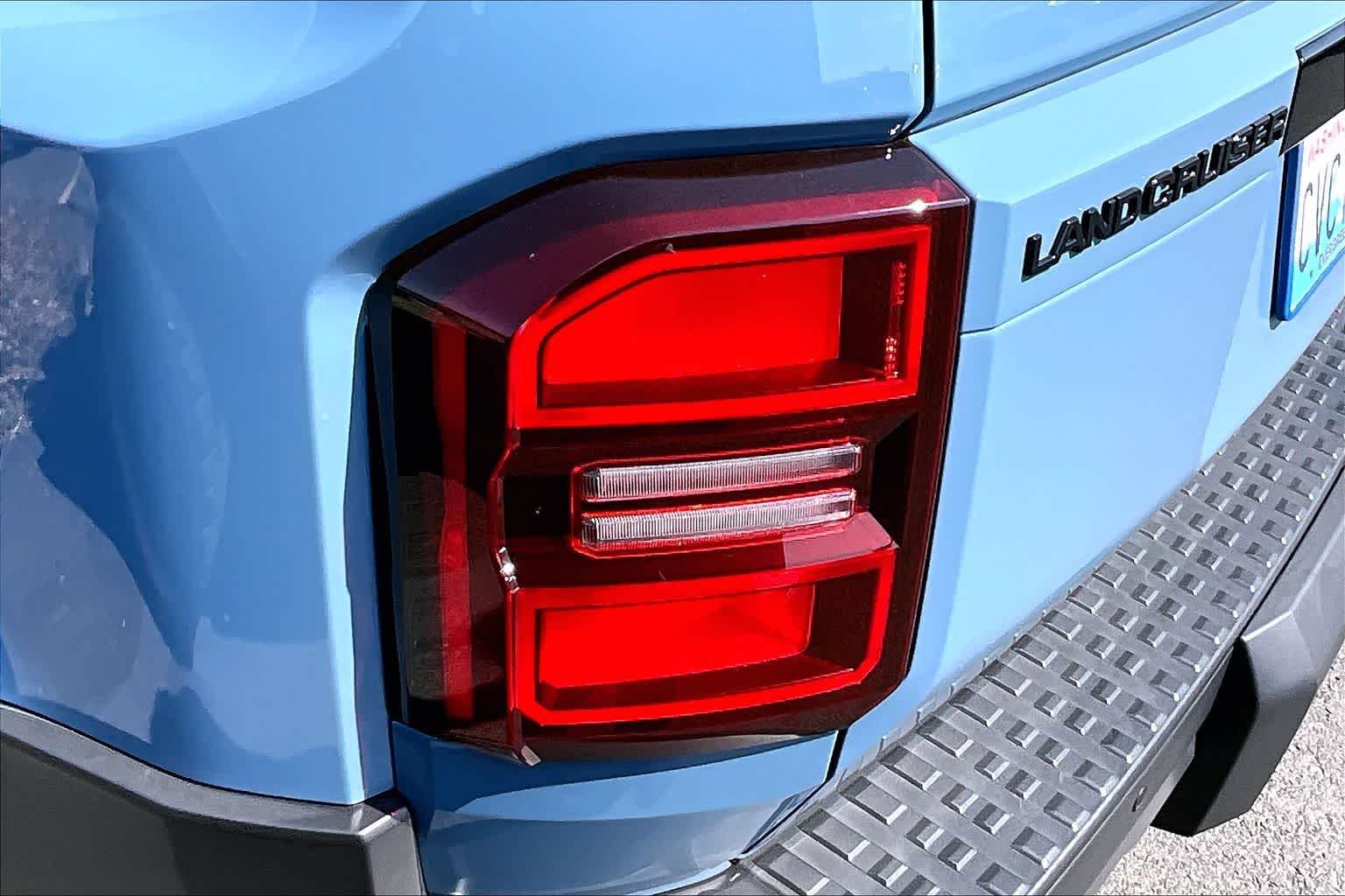2025 Toyota Land Cruiser 4WD (Natl)