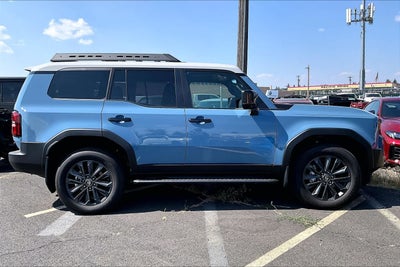 2025 Toyota Land Cruiser 4WD (Natl)