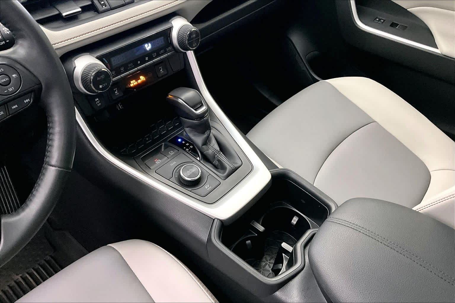 2025 Toyota RAV4 Hybrid XLE Premium