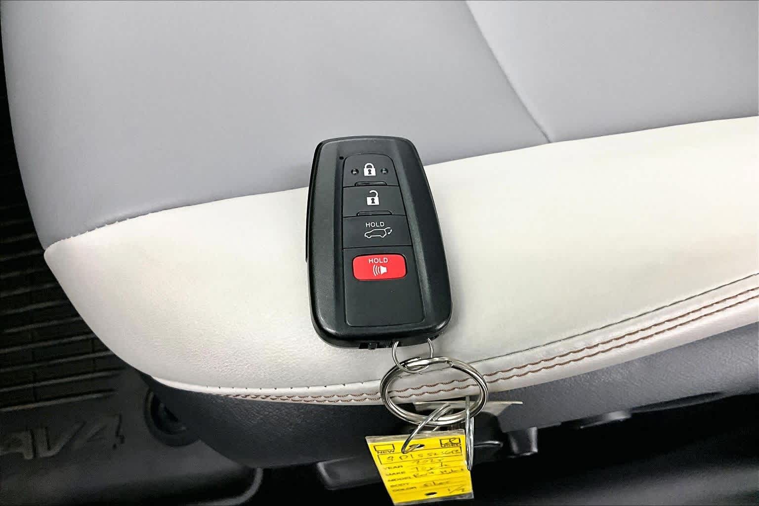 2025 Toyota RAV4 Hybrid XLE Premium