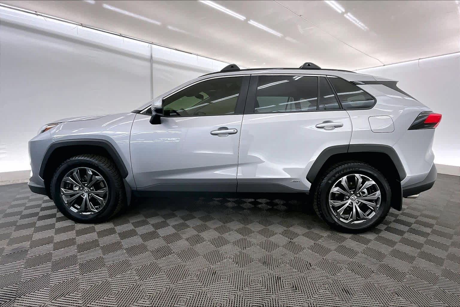 2025 Toyota RAV4 Hybrid XLE Premium