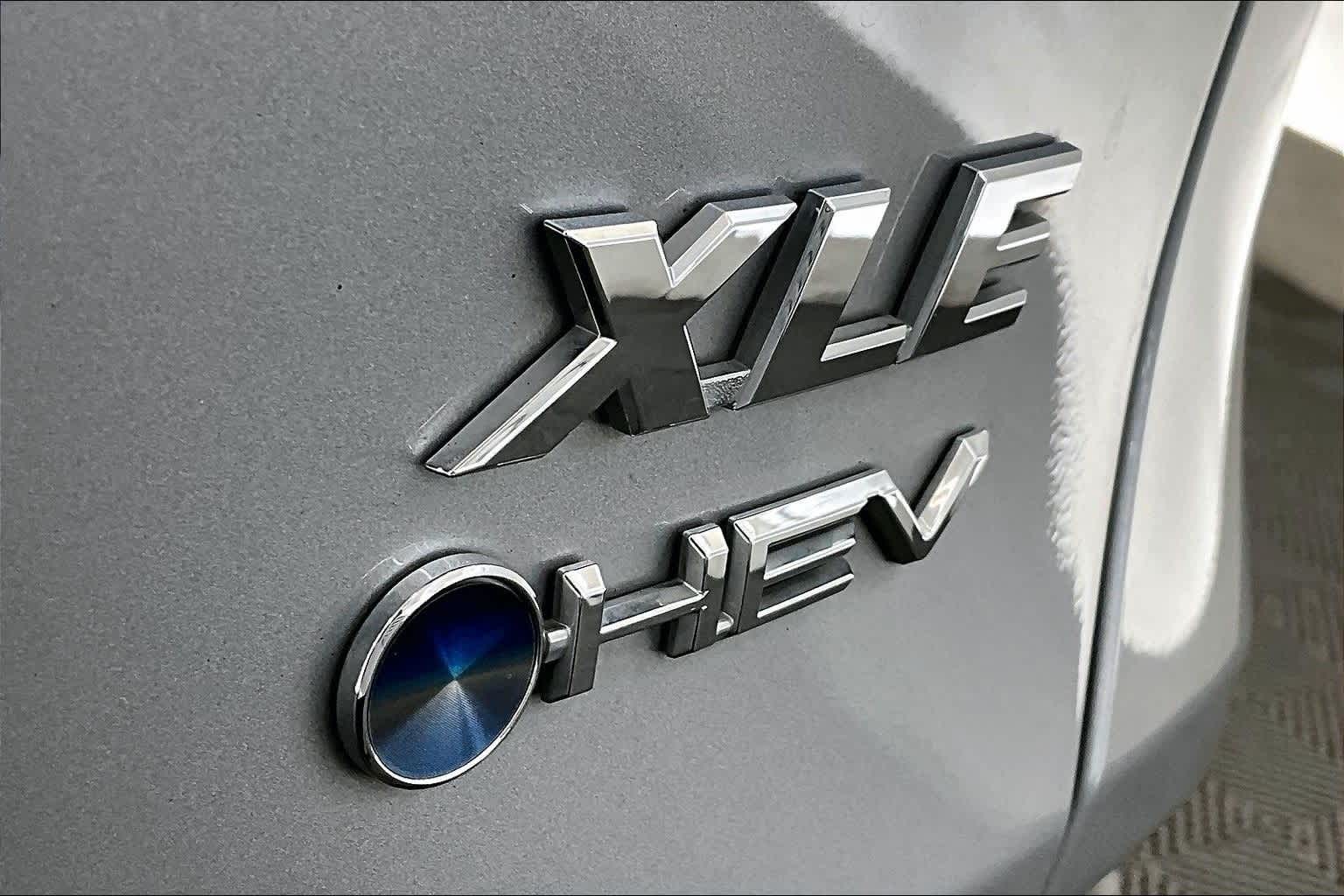 2025 Toyota RAV4 Hybrid XLE Premium