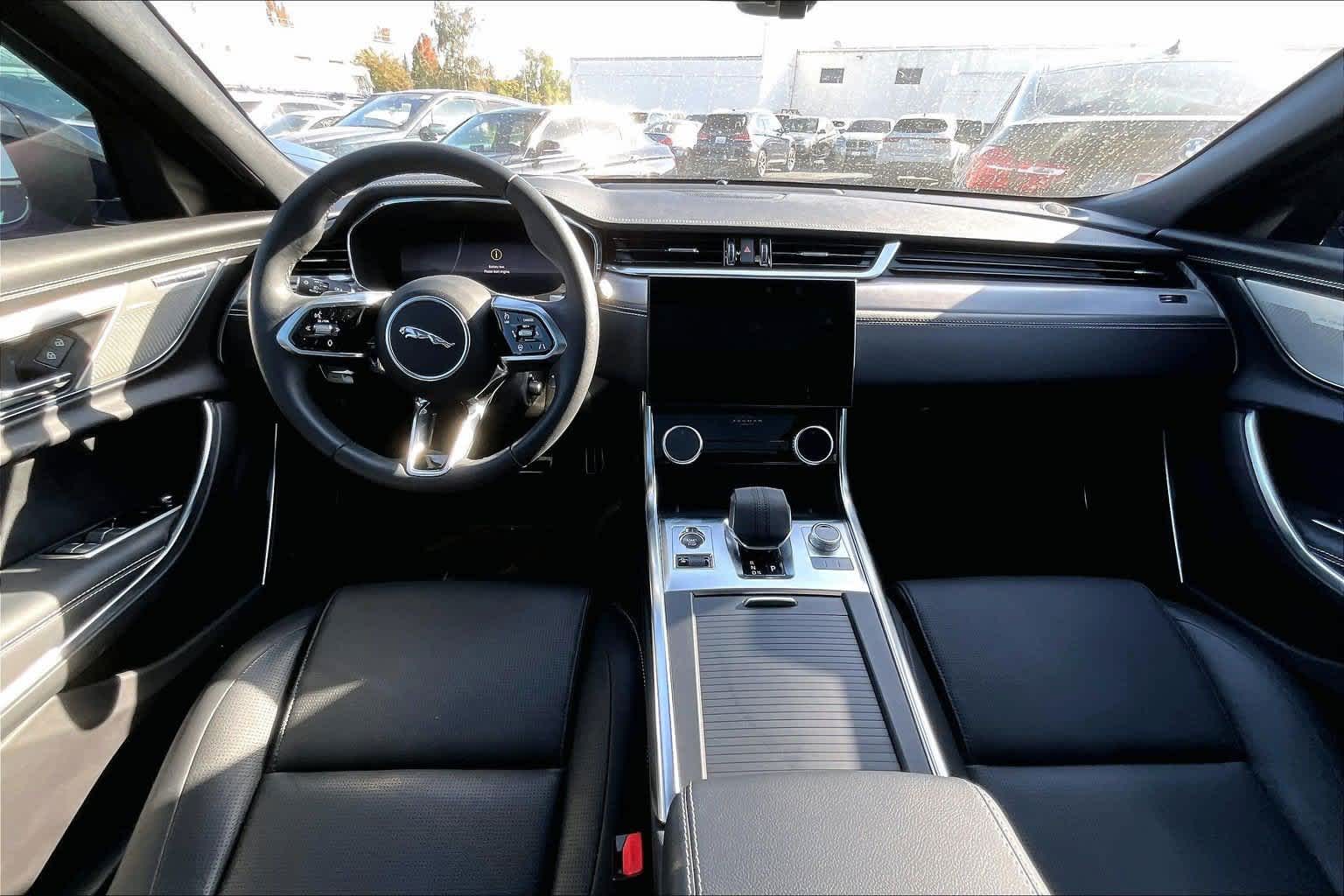 2024 Jaguar XF R-Dynamic SE