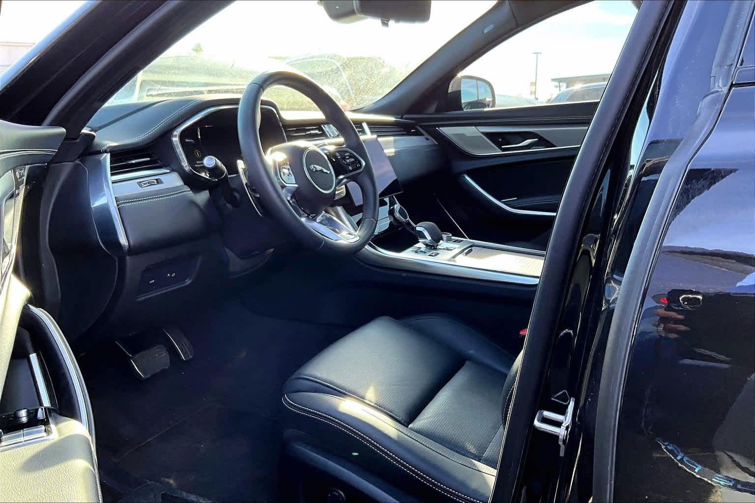 2024 Jaguar XF R-Dynamic SE