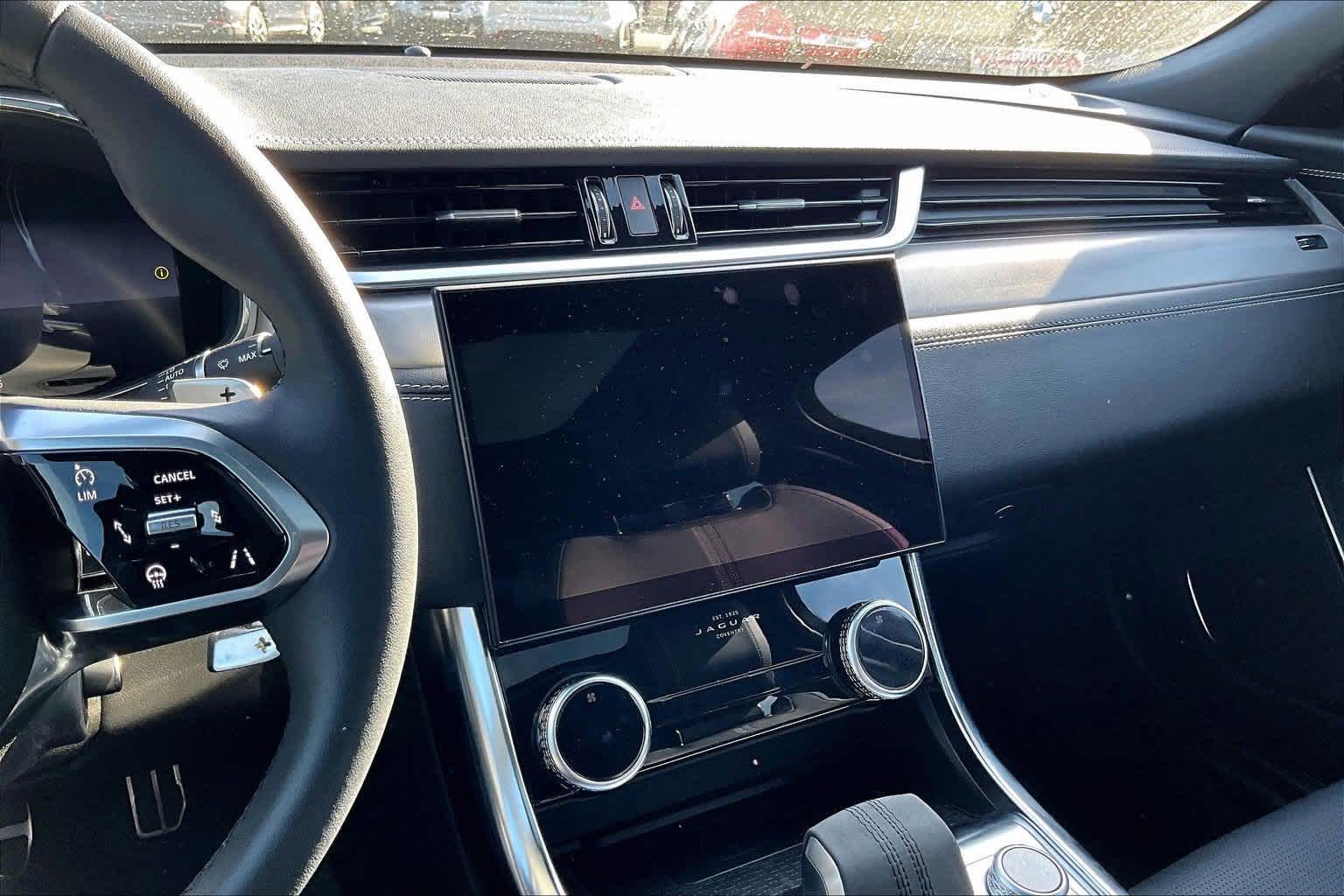 2024 Jaguar XF R-Dynamic SE