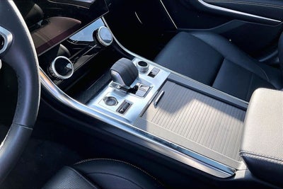 2024 Jaguar XF R-Dynamic SE