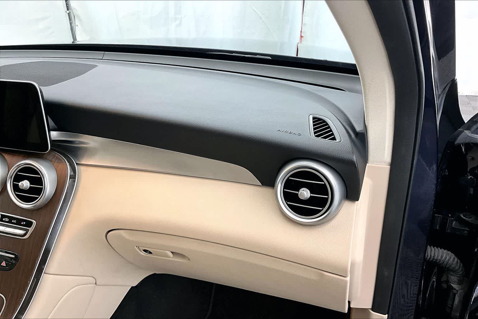 2022 Mercedes-Benz GLC 300 GLC 300