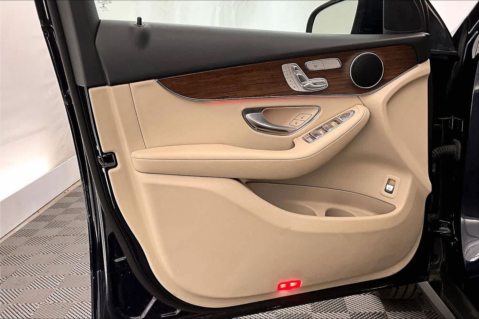 2022 Mercedes-Benz GLC 300 GLC 300
