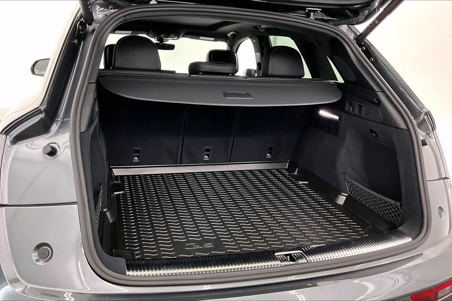 2024 Audi SQ5 Prestige