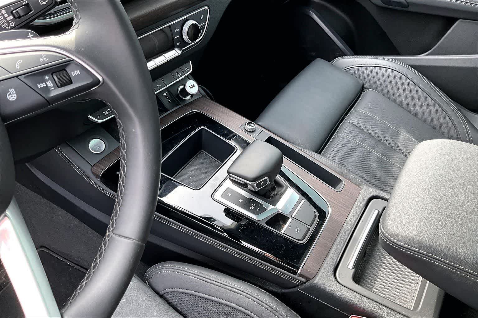 2022 Audi Q5 S line Premium Plus