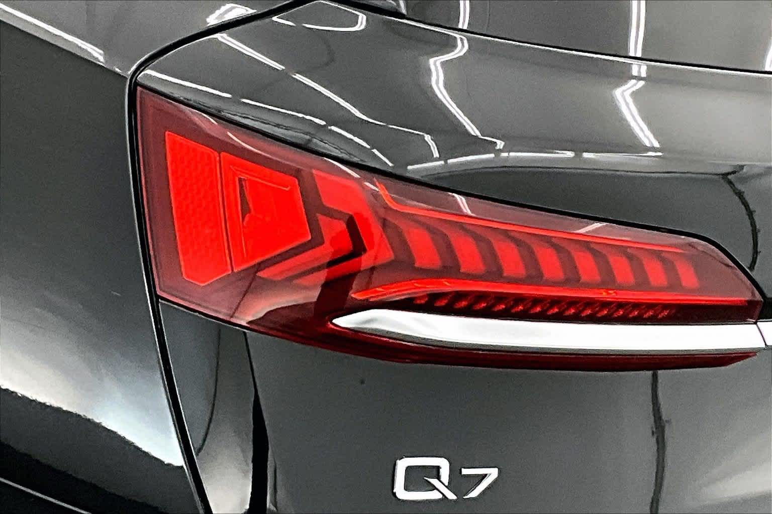 2021 Audi Q7 Premium Plus