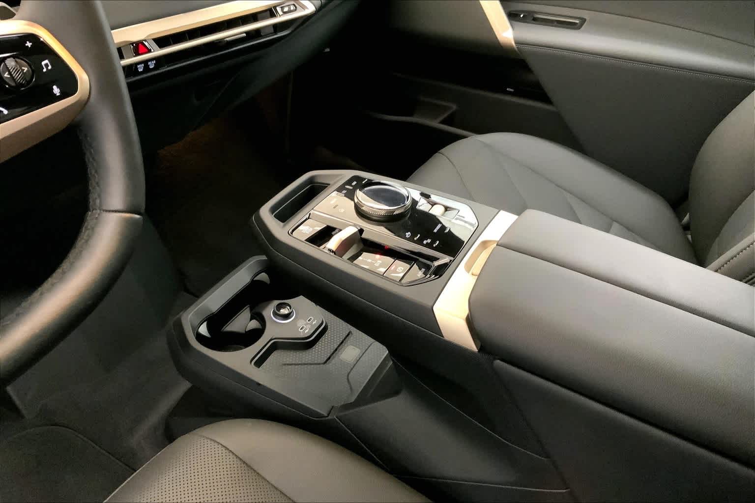 2025 BMW iX xDrive50