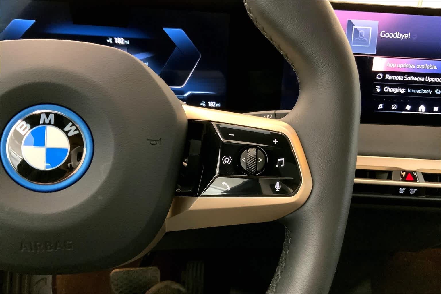 2025 BMW iX xDrive50