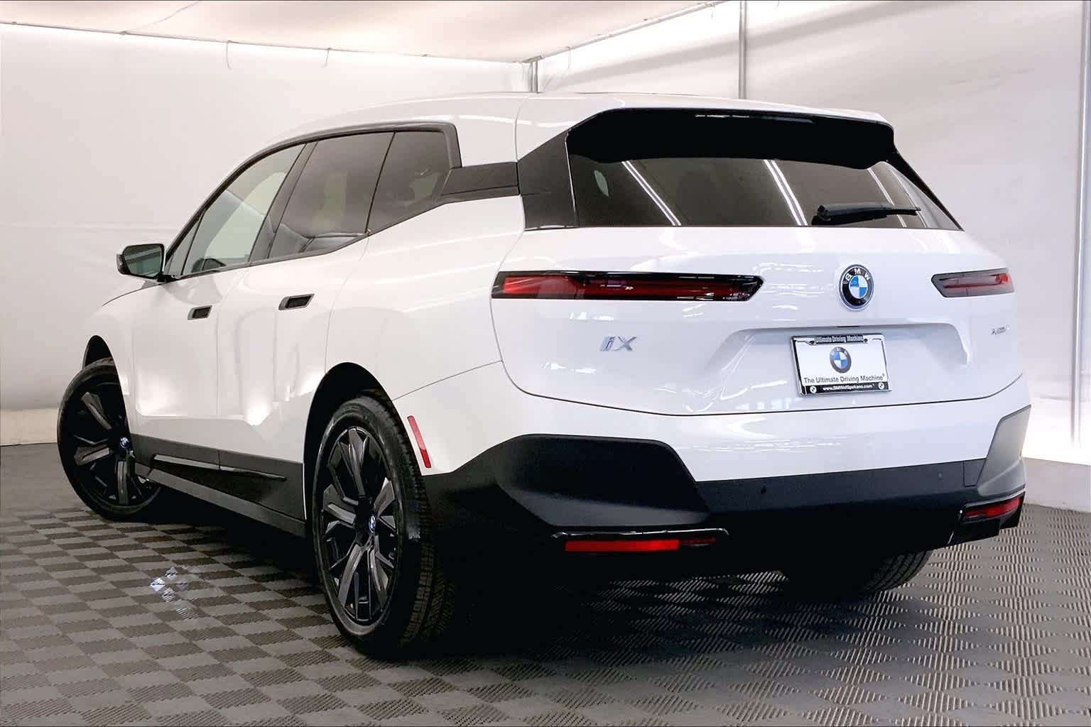 2025 BMW iX xDrive50