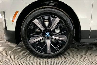 2025 BMW iX xDrive50