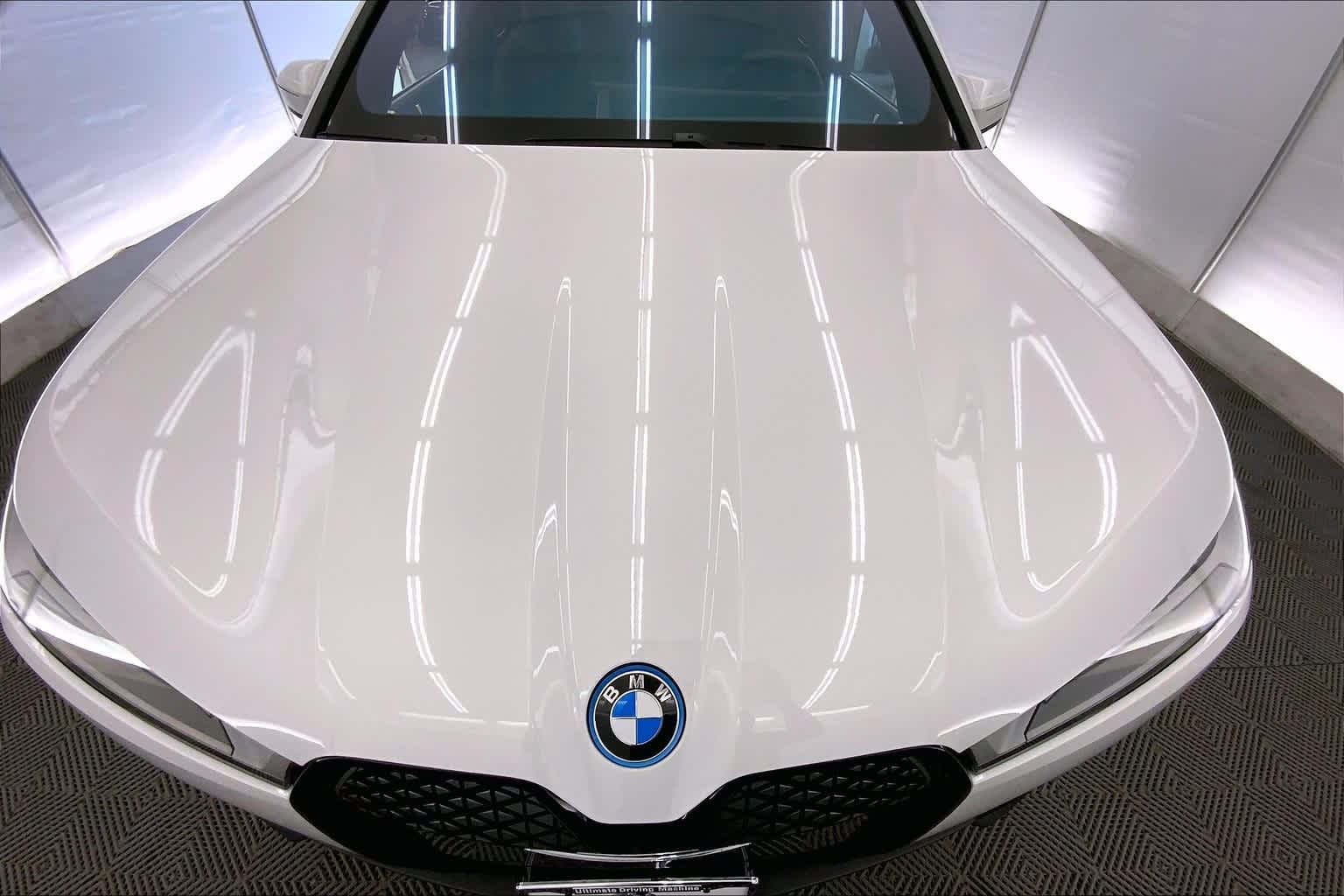 2025 BMW iX xDrive50