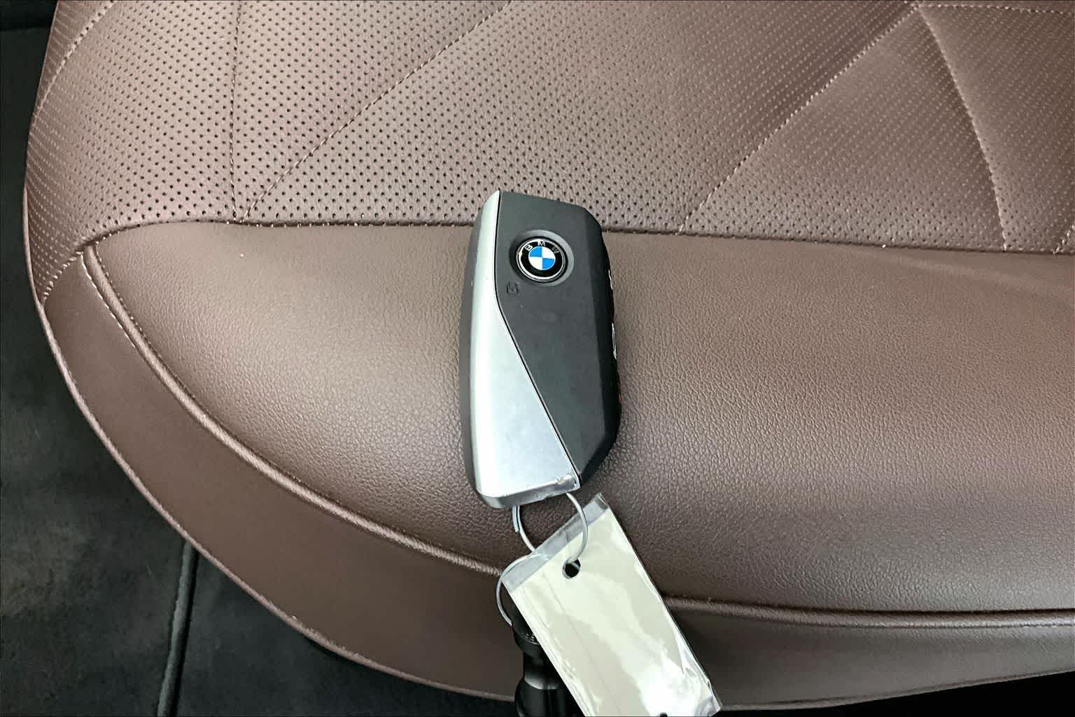 2025 BMW iX xDrive50