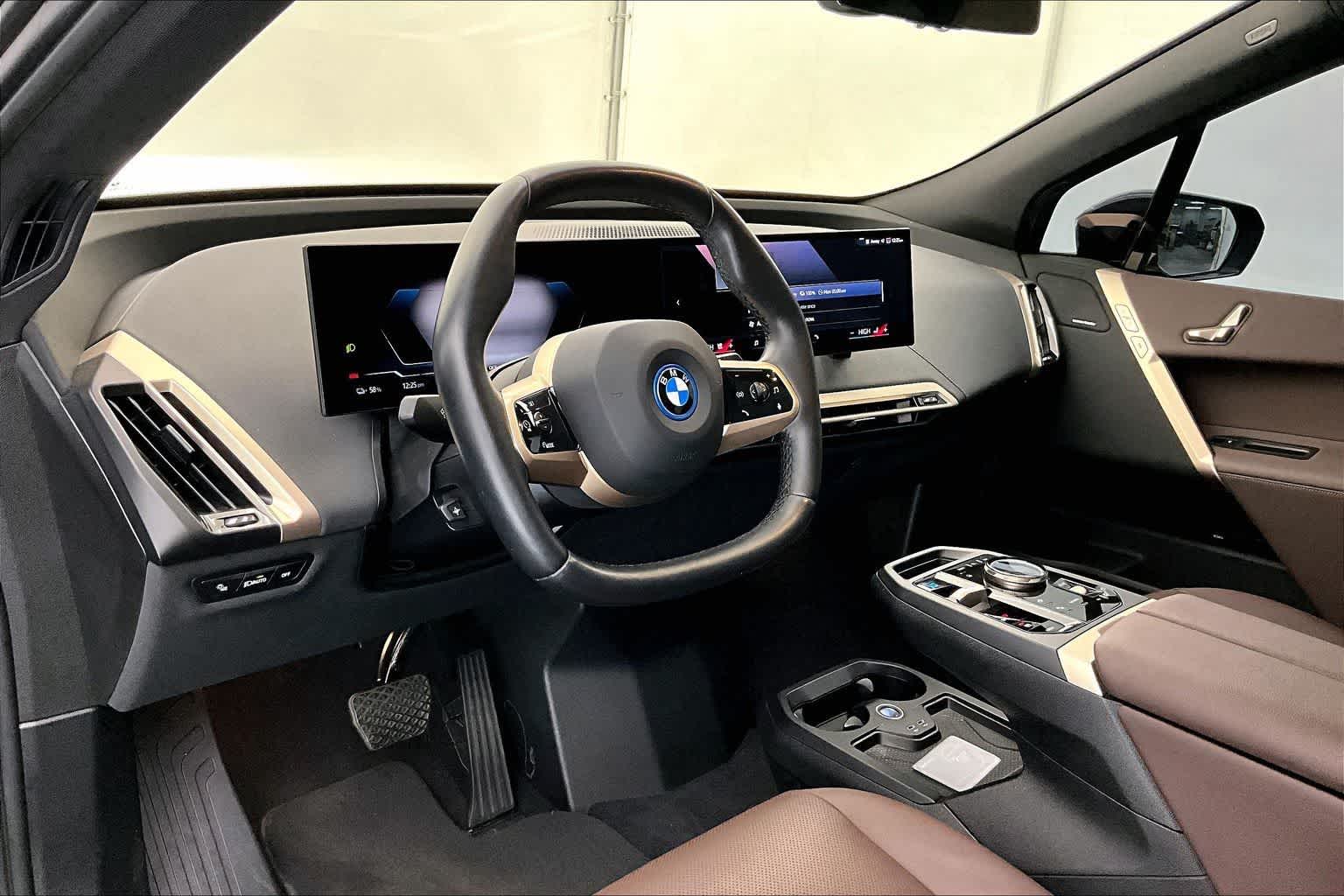 2025 BMW iX xDrive50