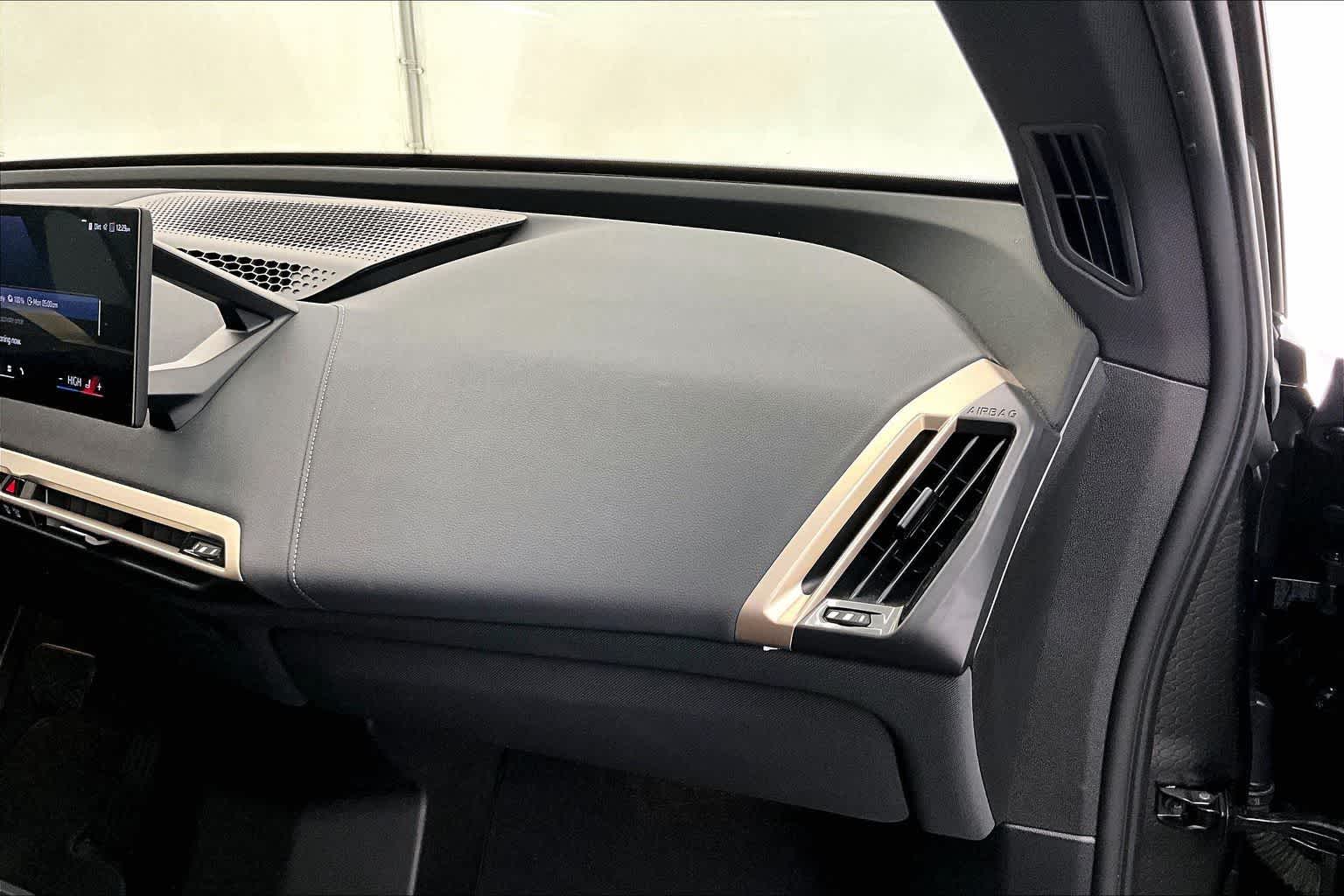 2025 BMW iX xDrive50