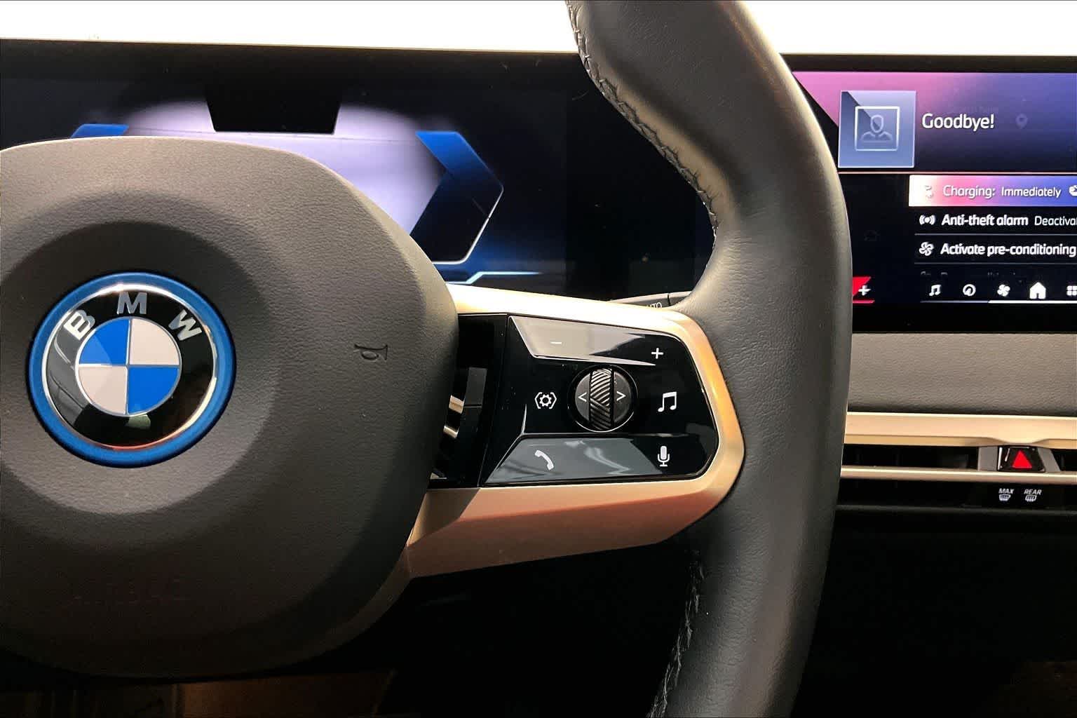 2025 BMW iX xDrive50