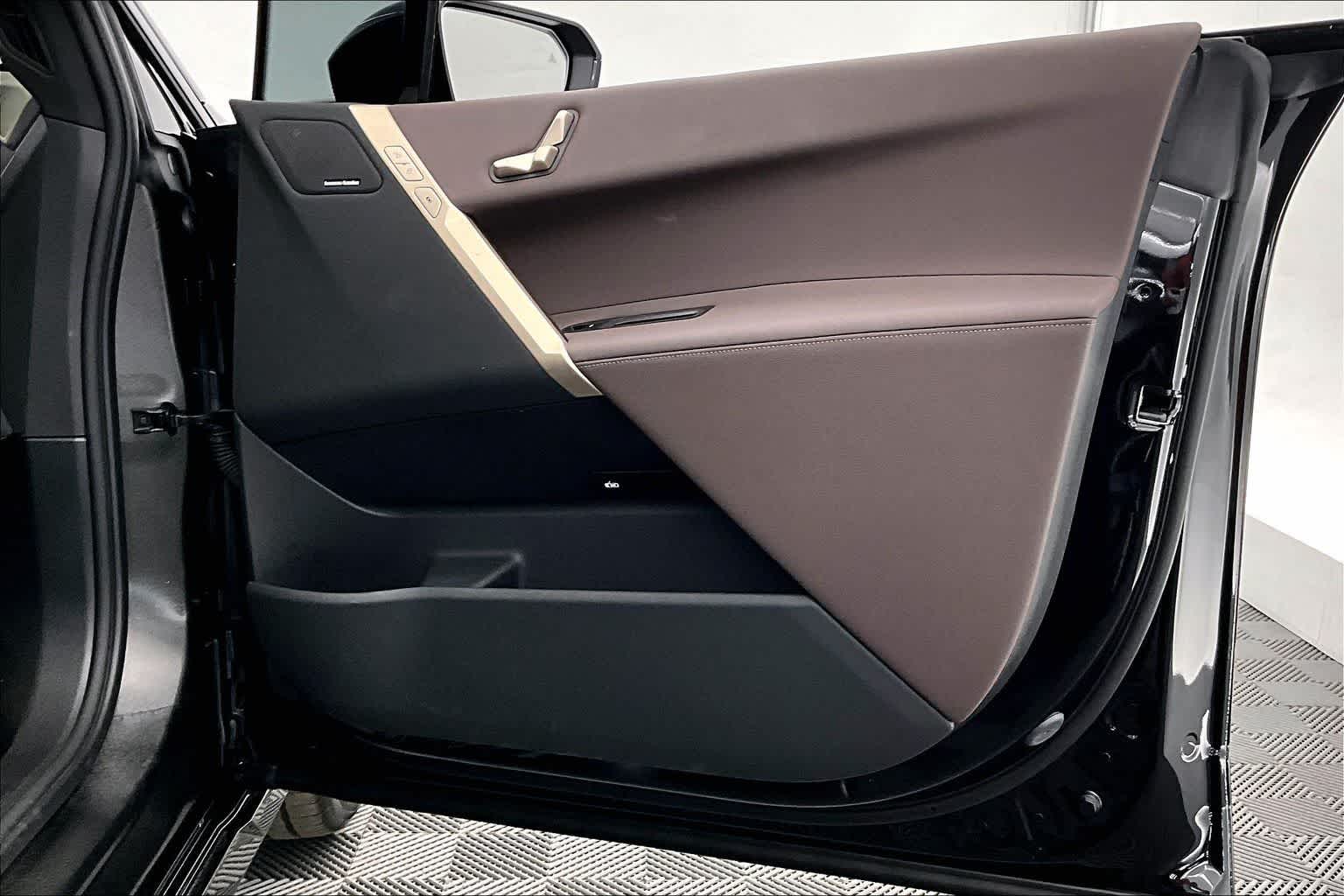 2025 BMW iX xDrive50