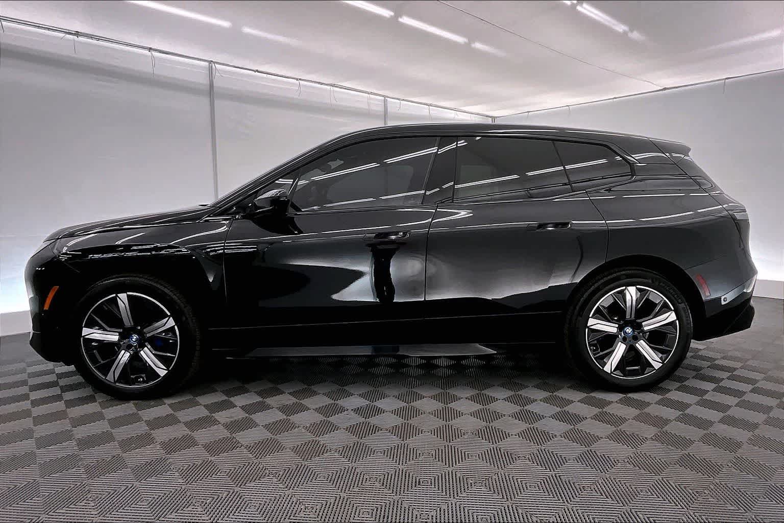 2025 BMW iX xDrive50