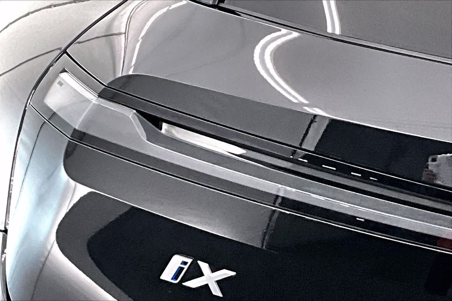 2025 BMW iX xDrive50