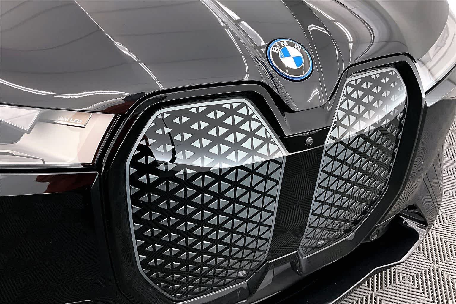 2025 BMW iX xDrive50