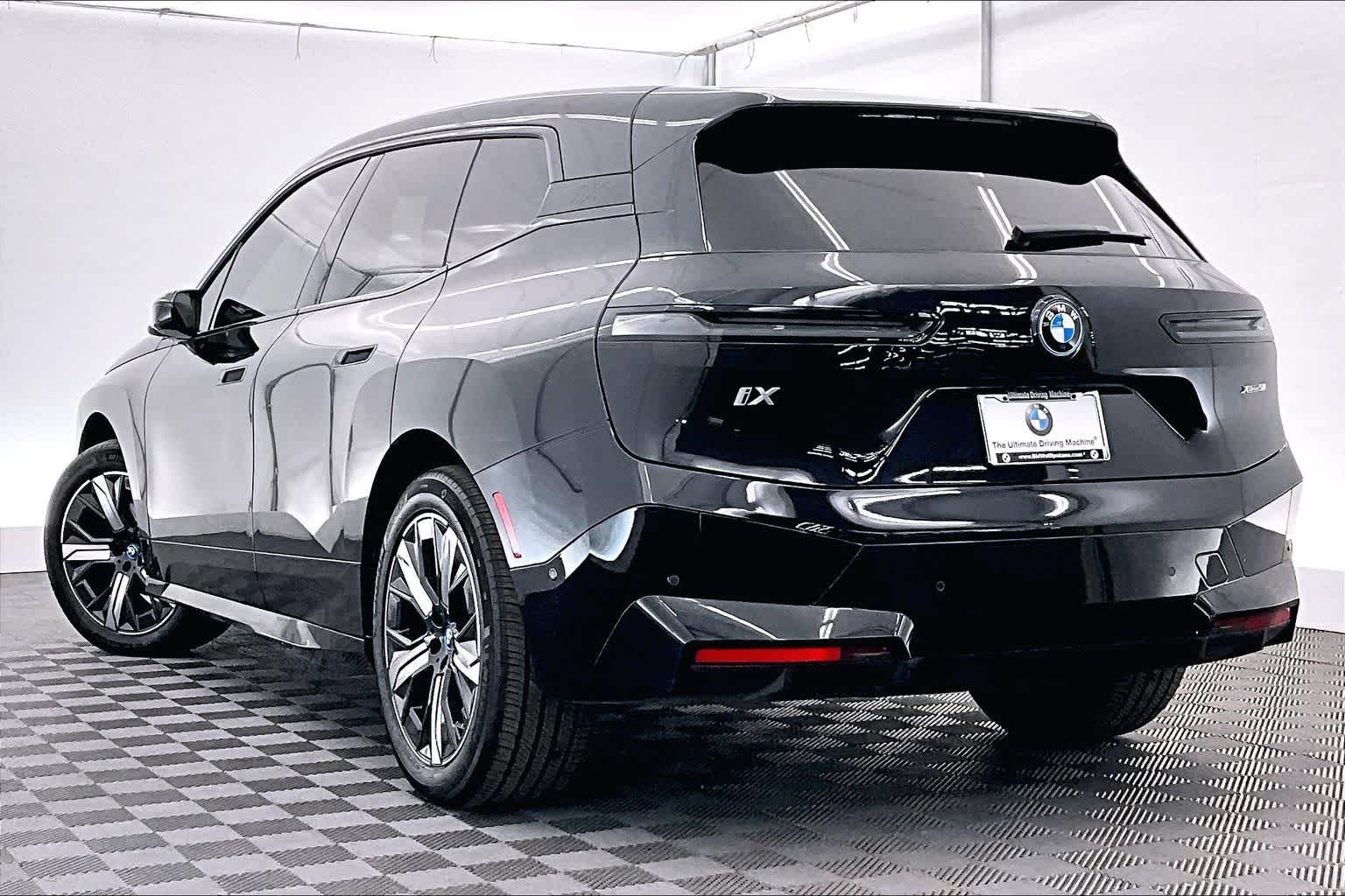 2025 BMW iX xDrive50