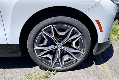 2025 BMW iX xDrive50
