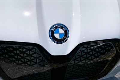 2025 BMW iX xDrive50