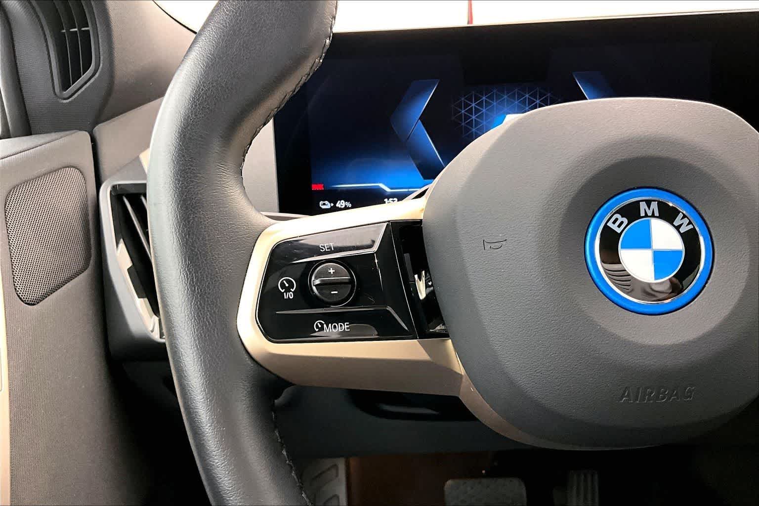 2025 BMW iX xDrive50