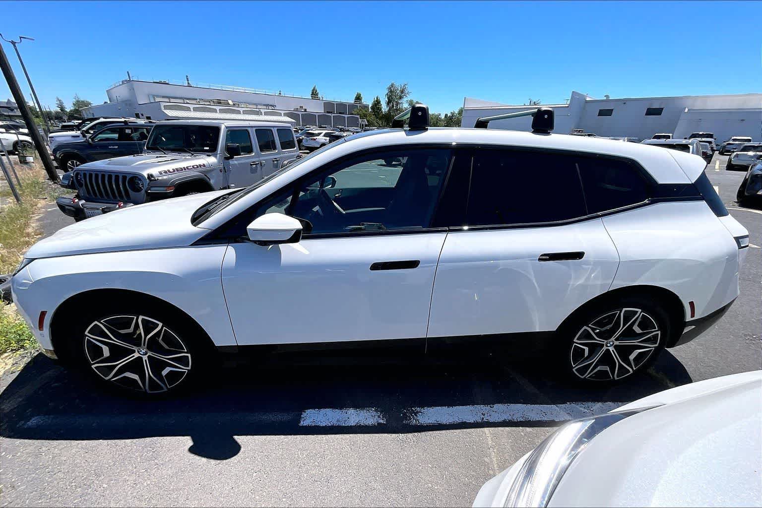 2025 BMW iX xDrive50