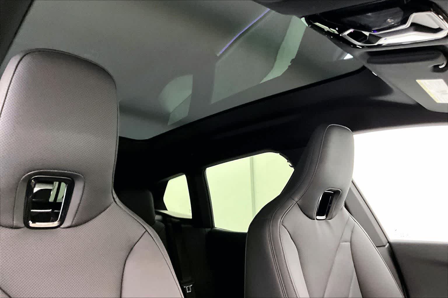 2025 BMW iX xDrive50