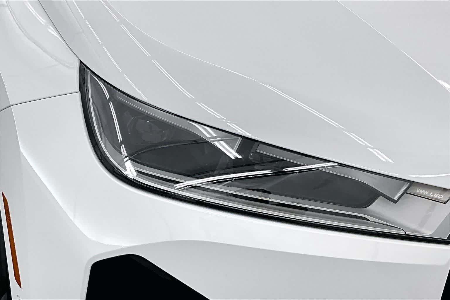 2025 BMW iX xDrive50
