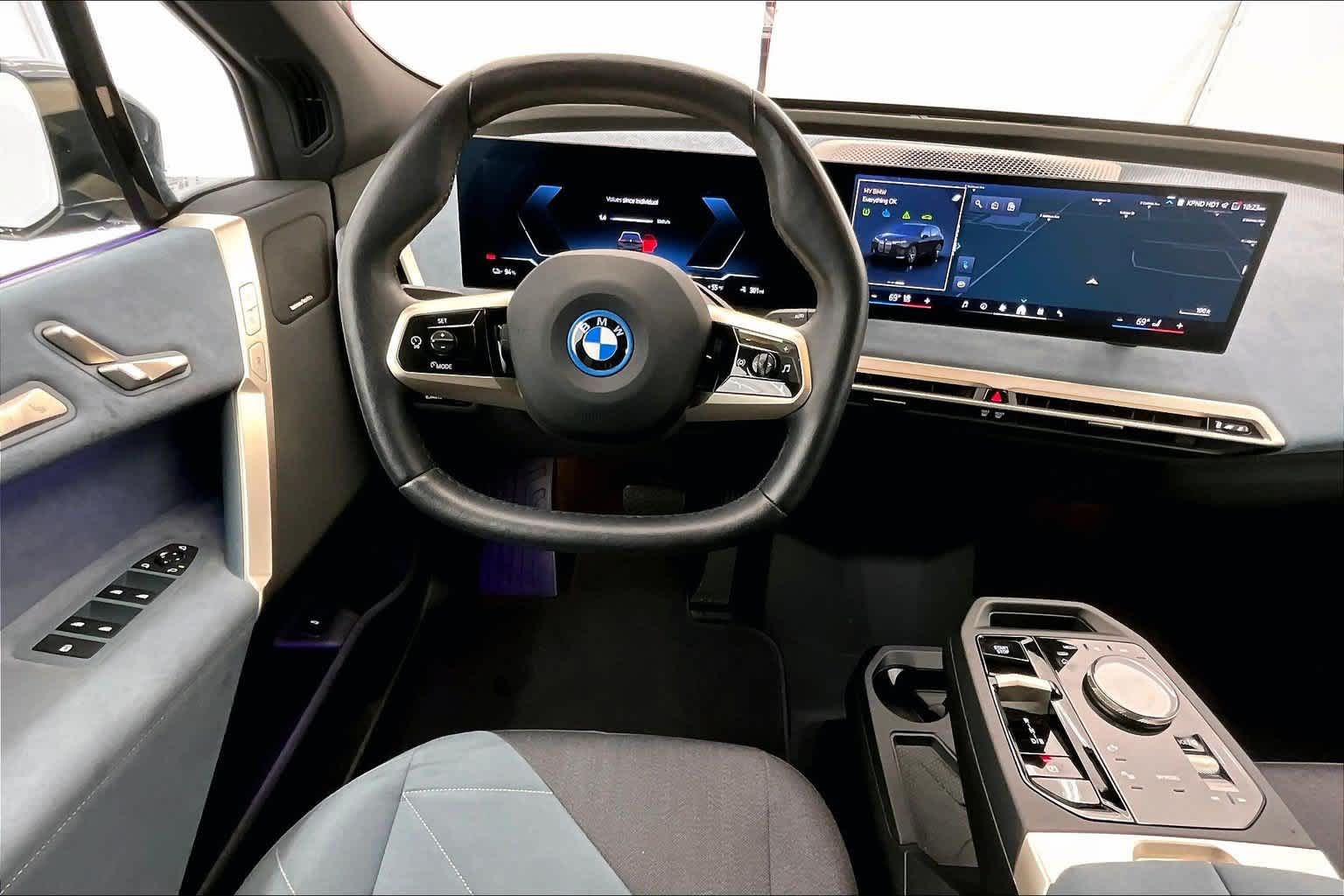 2025 BMW iX xDrive50