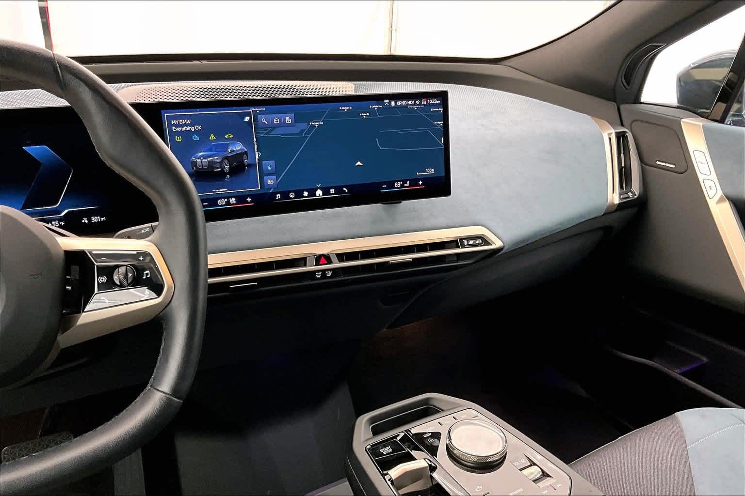 2025 BMW iX xDrive50