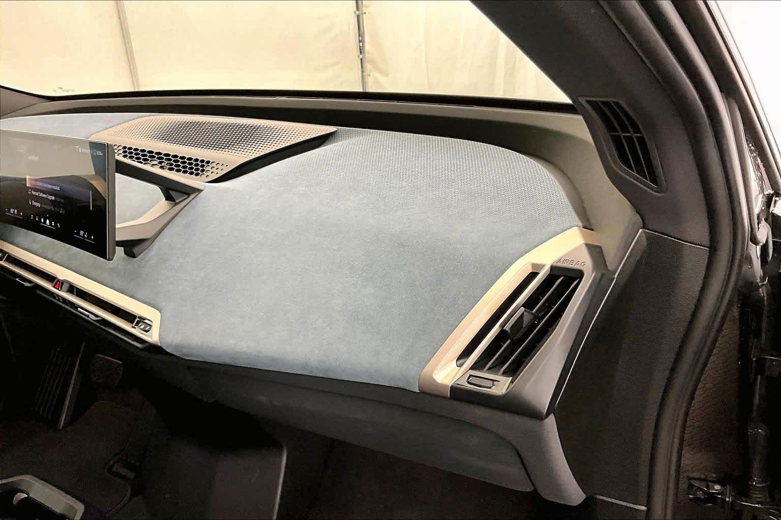 2025 BMW iX xDrive50