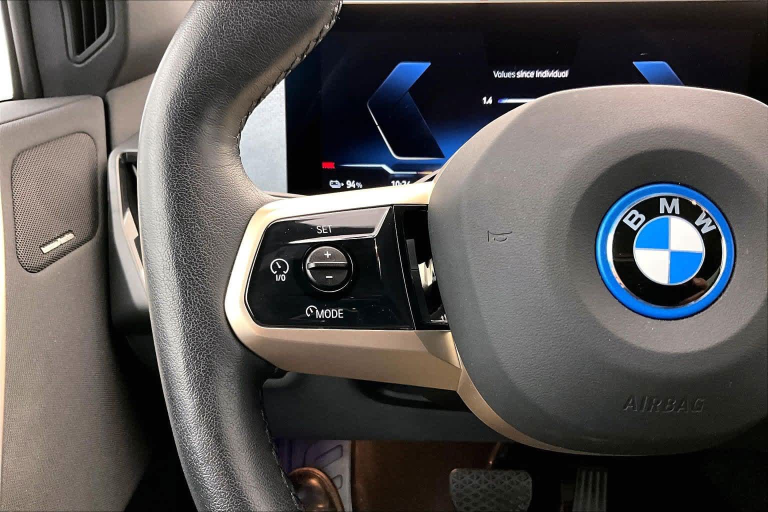 2025 BMW iX xDrive50