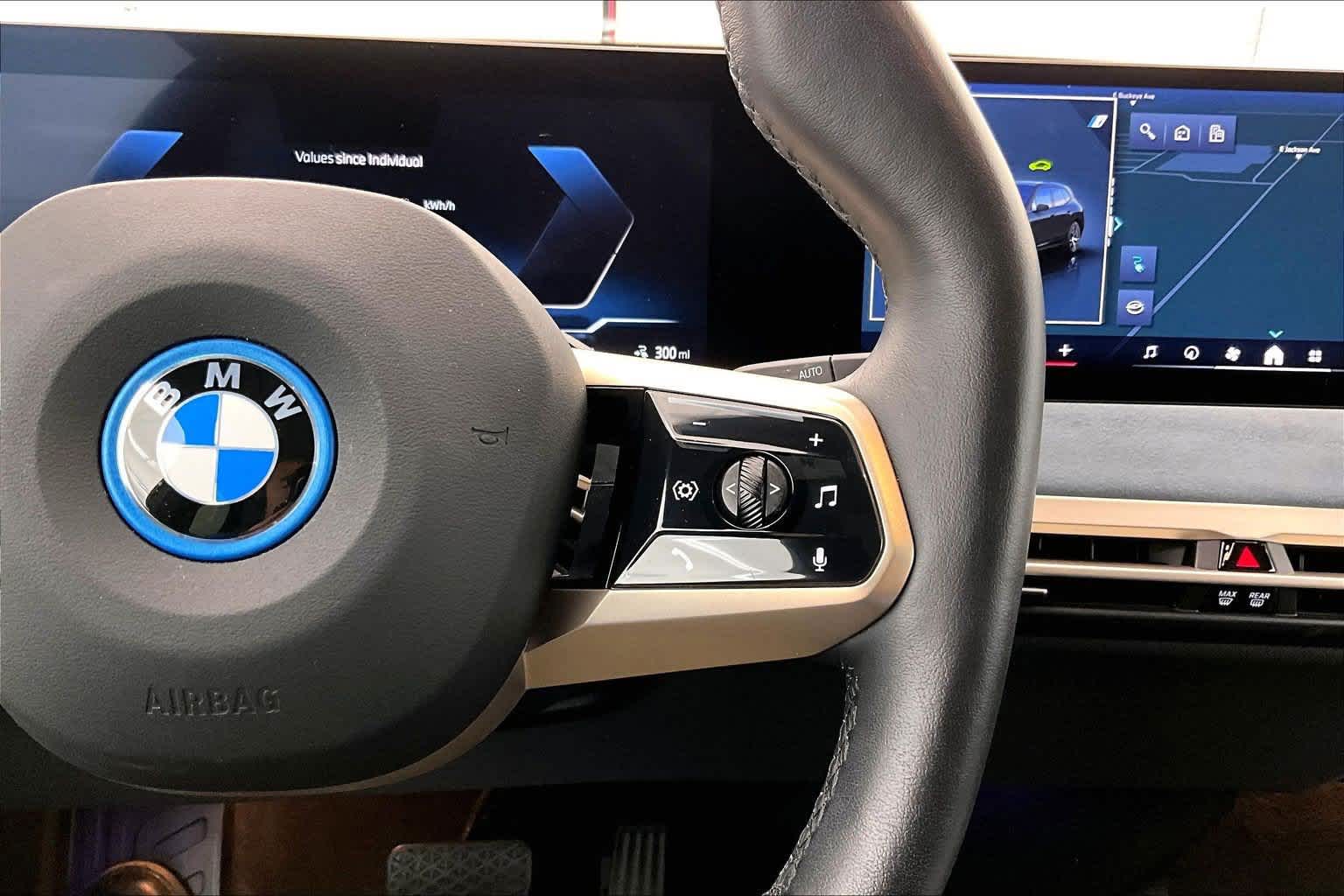 2025 BMW iX xDrive50