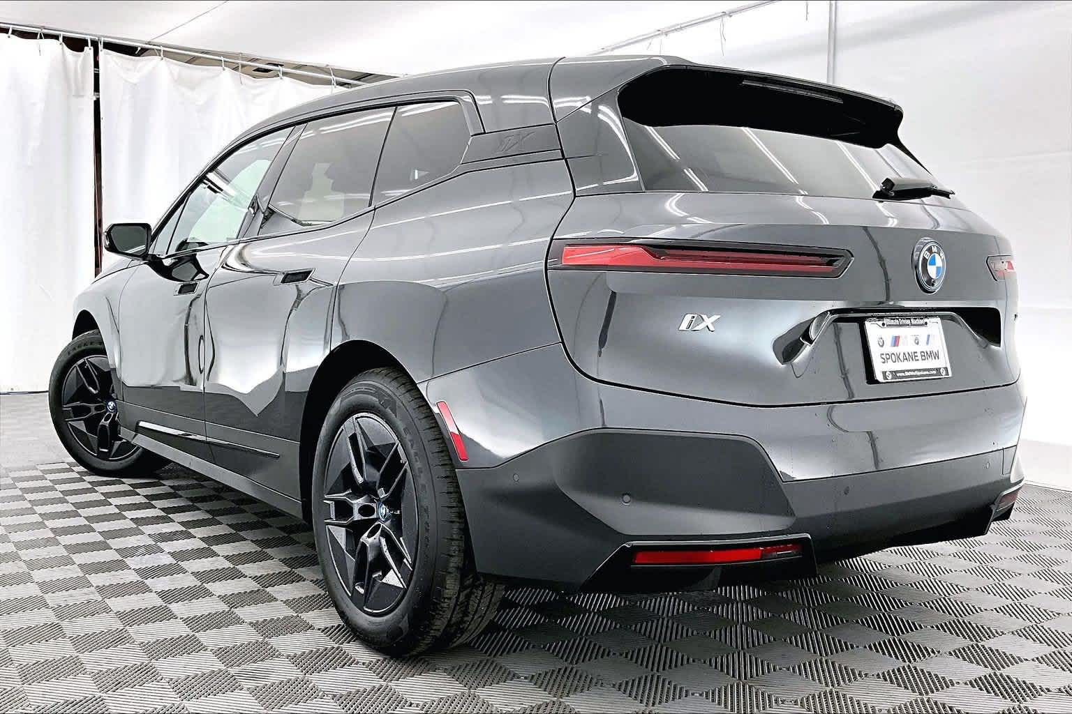 2025 BMW iX xDrive50