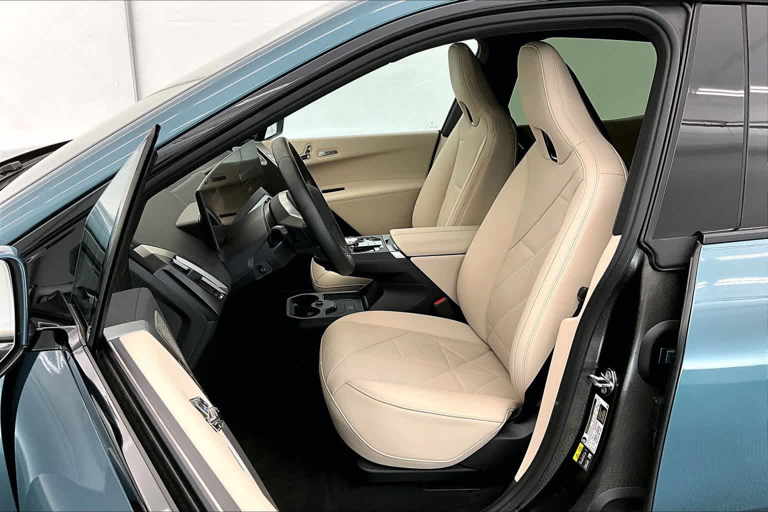 2025 BMW iX xDrive50