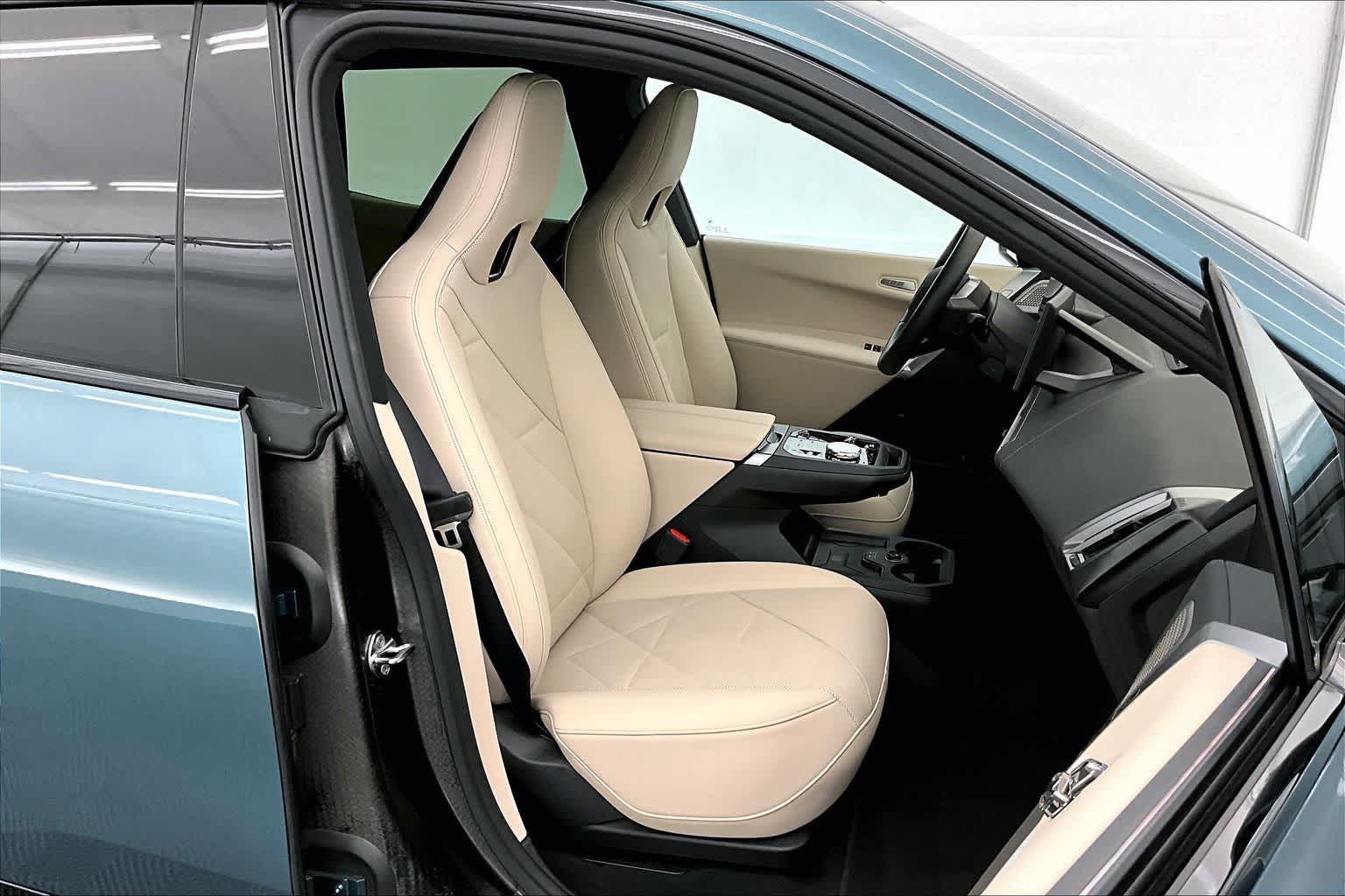 2025 BMW iX xDrive50