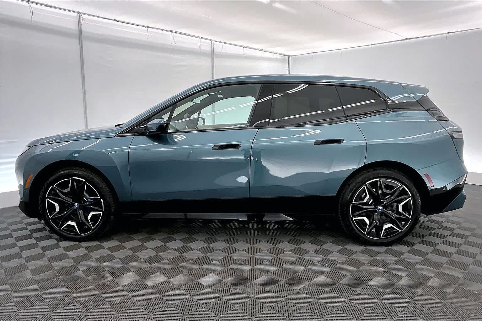 2025 BMW iX xDrive50