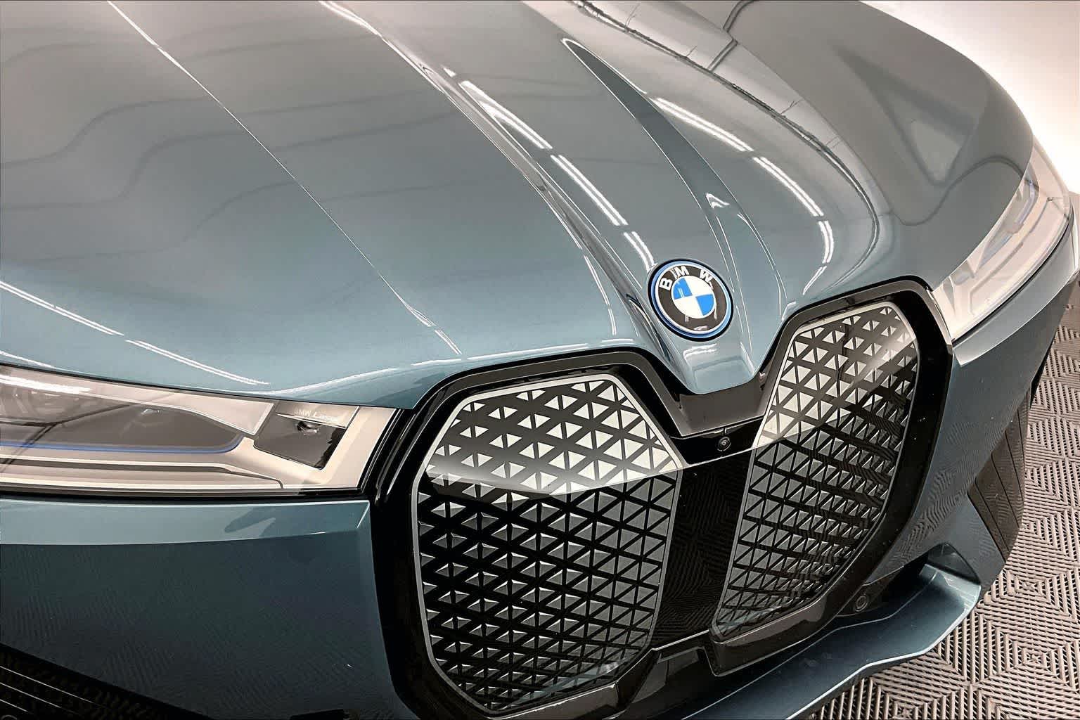 2025 BMW iX xDrive50