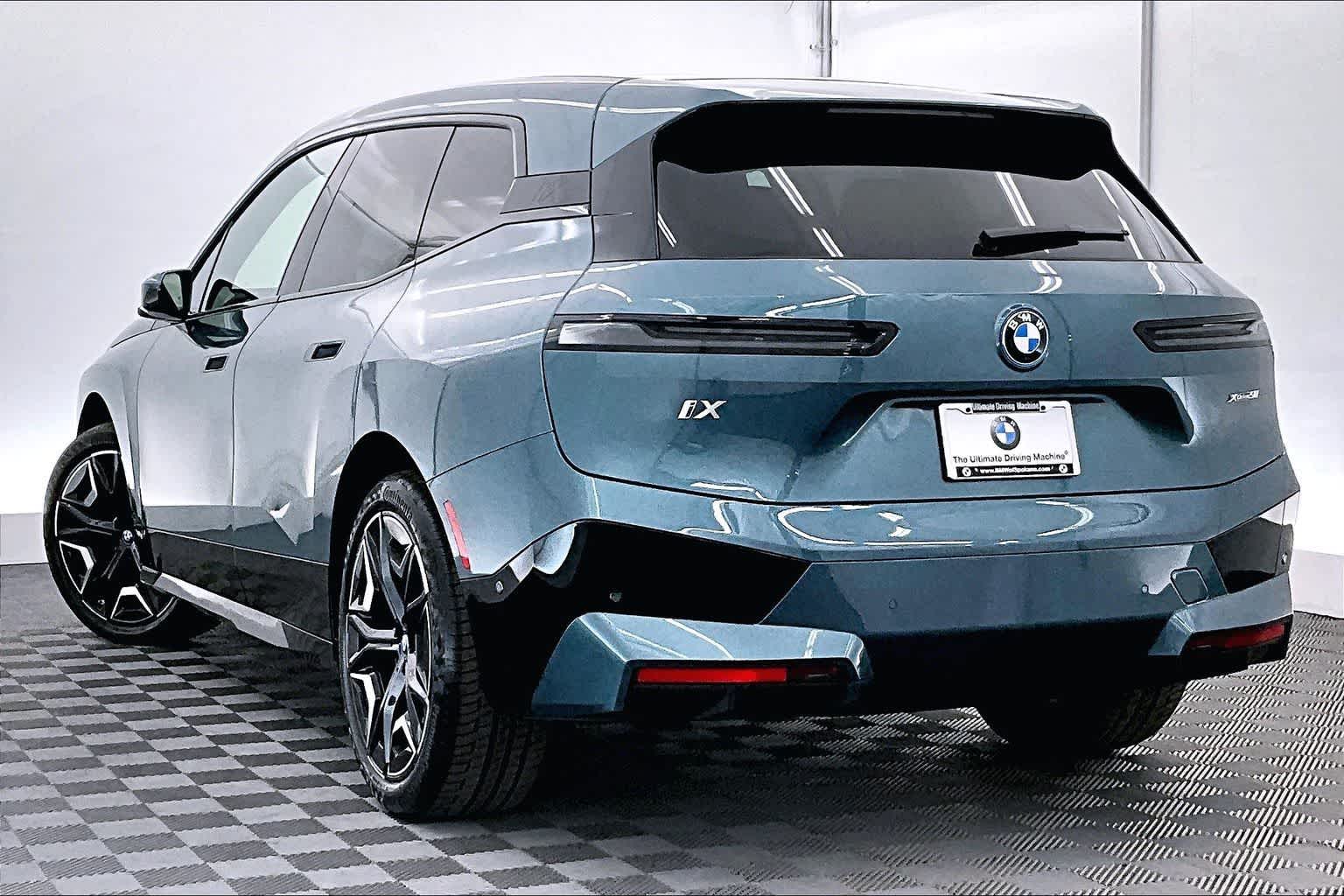 2025 BMW iX xDrive50
