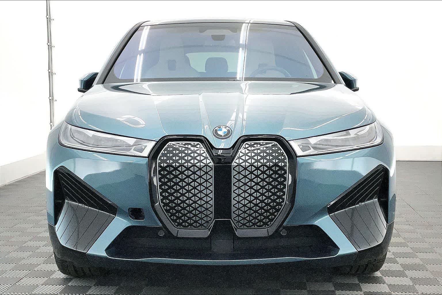 2025 BMW iX xDrive50