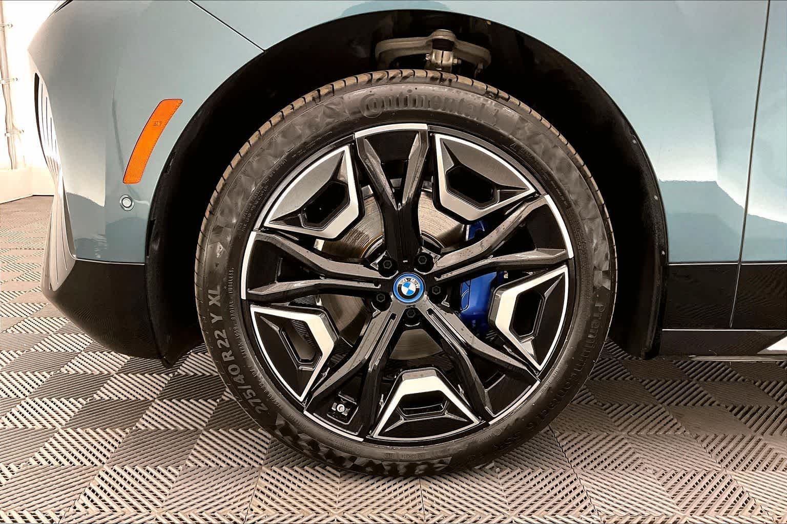 2025 BMW iX xDrive50