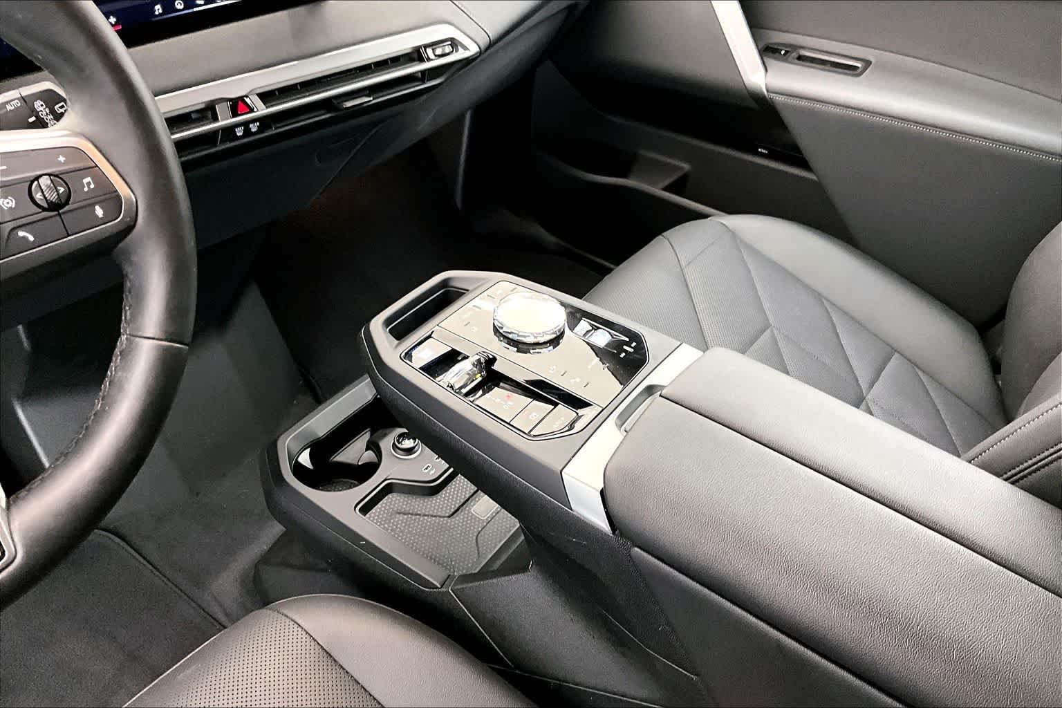 2025 BMW iX xDrive50